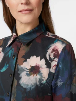 Damenkleid geknöpft