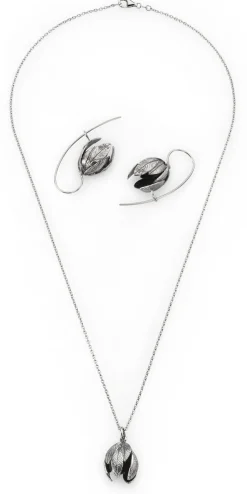 Kette mit Anhänger Blütenkelch, Silber
