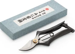 Kleine Japanische Rosenschere